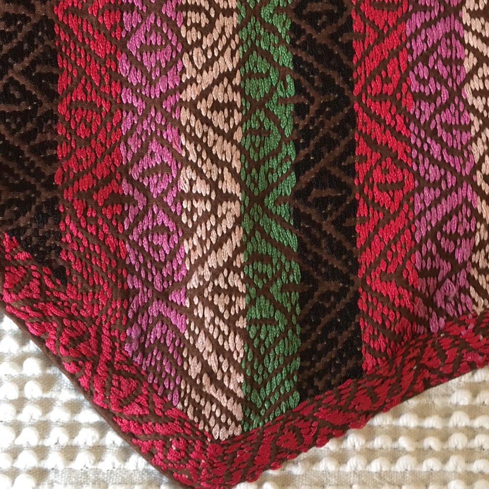 Embroidered vest - Picture 5 of 7